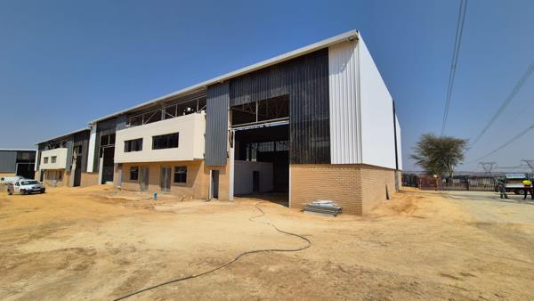 571  m² Industrial space