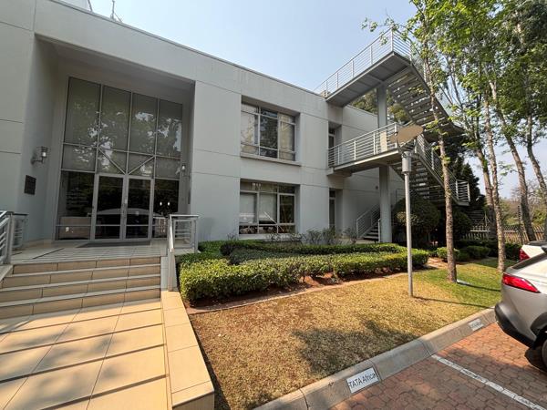 389.4 m² Commercial space