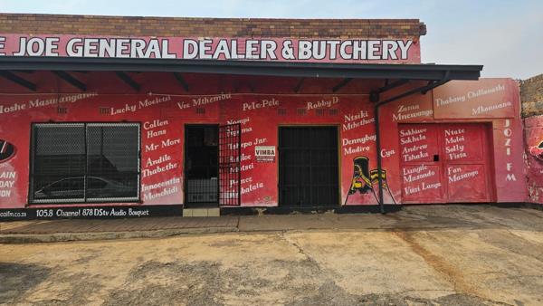 211  m² Commercial space