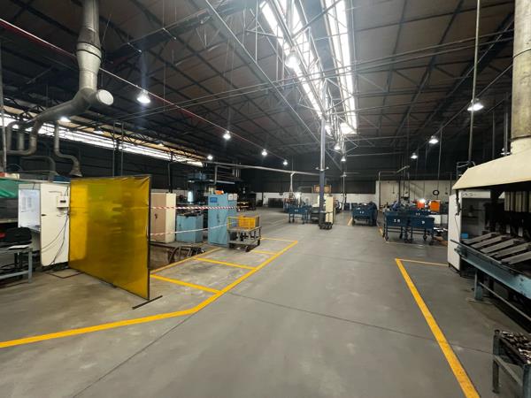 17 000  m² Industrial space