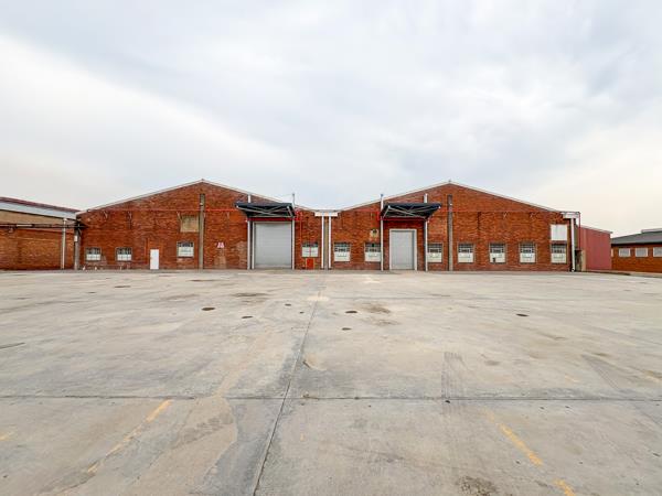 3 808  m² Industrial space