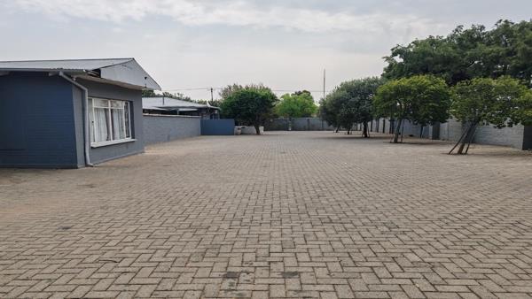 25 Bedroom, Bed and Breakfast