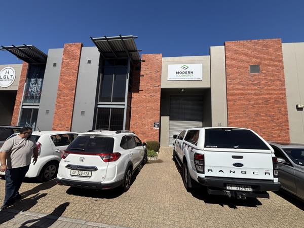 302  m² Industrial space