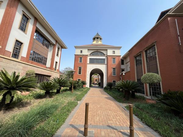 256  m² Commercial space