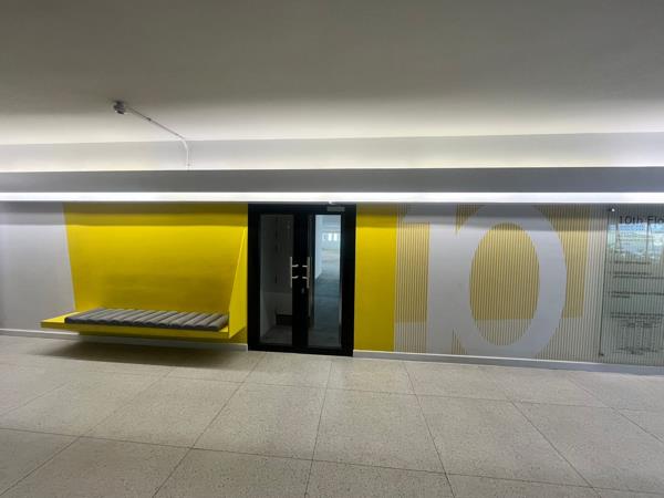 663  m² Commercial space