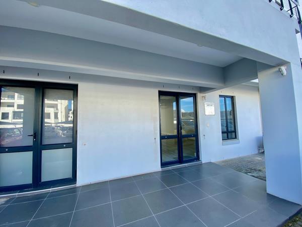 76  m² Commercial space