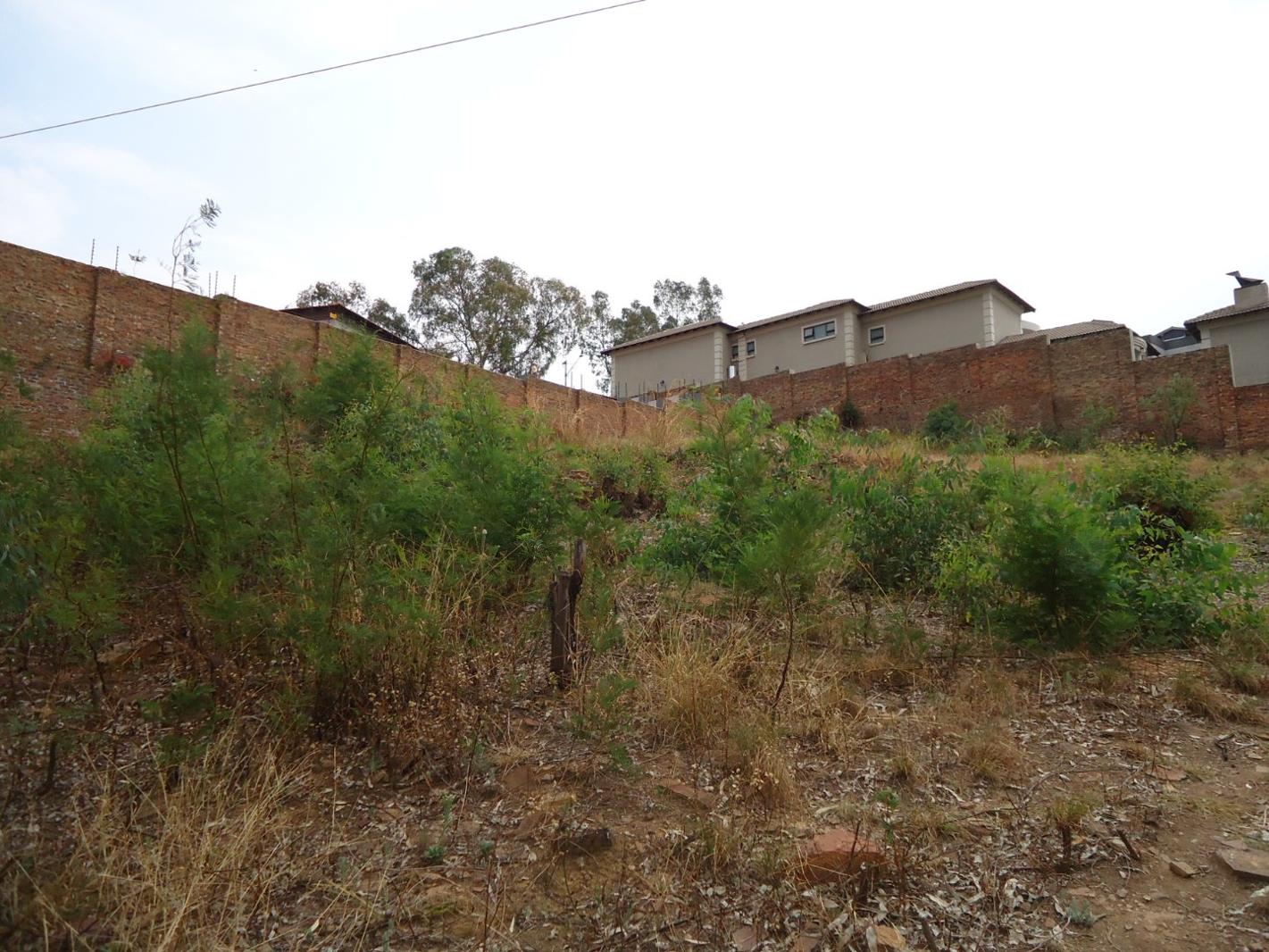 1 702 m² Land - View 2