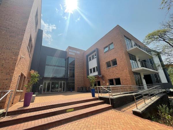 369  m² Commercial space