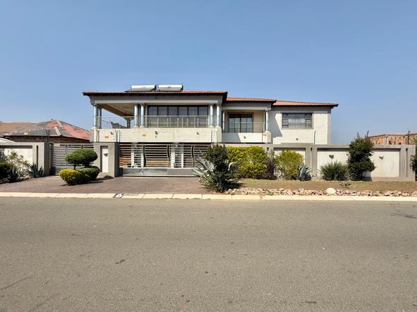 9 Bedroom House