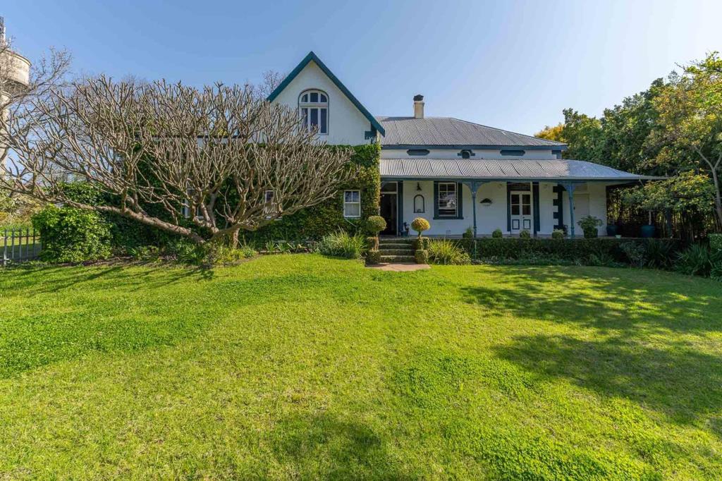 5 Bedroom House
