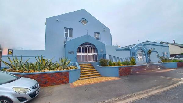 93  m² Commercial space