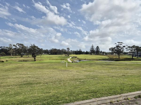 764 m² Land