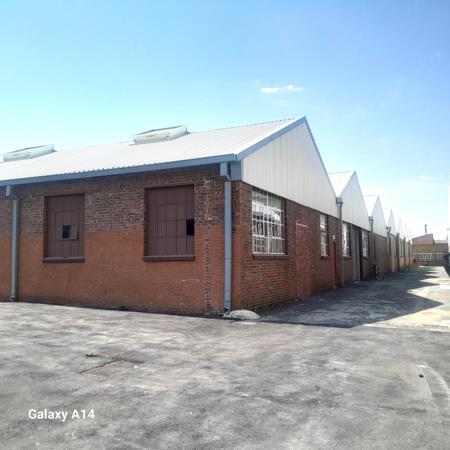 2 000  m² Industrial space