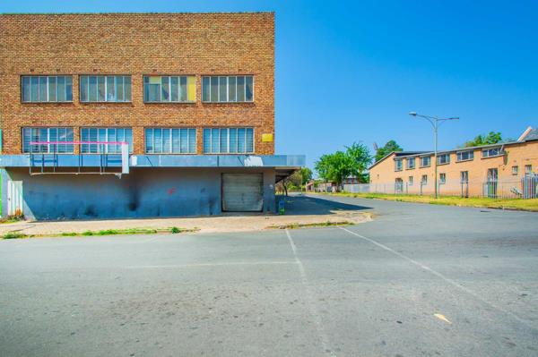 2 100 m² Commercial space