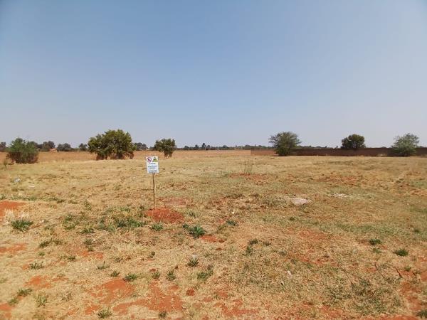 1 137 m² Land
