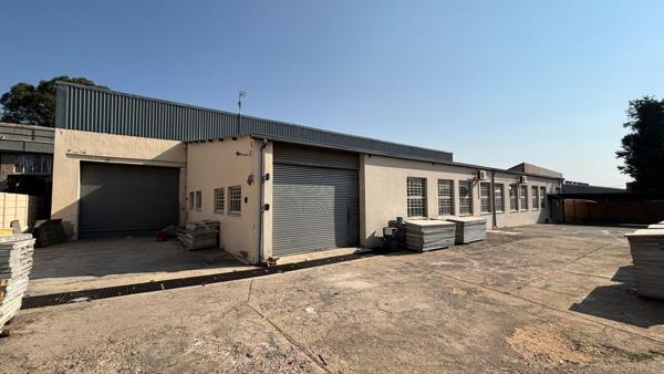 1 400  m² Industrial space