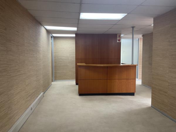 163  m² Commercial space