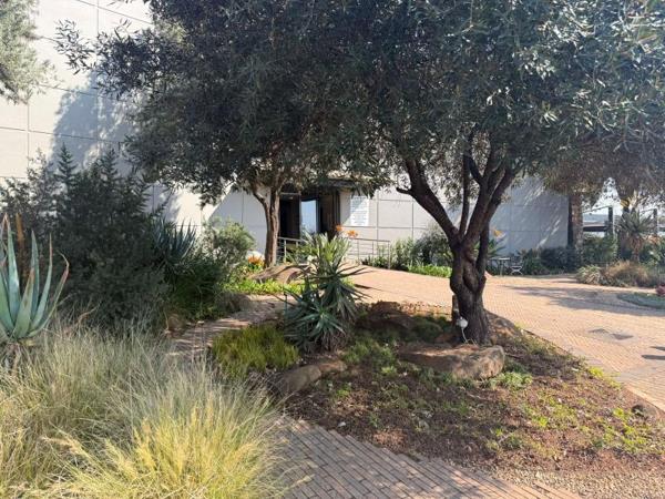 140  m² Commercial space