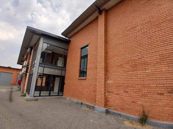 301  m² Industrial space