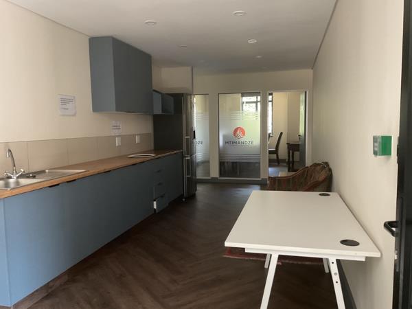 164  m² Commercial space