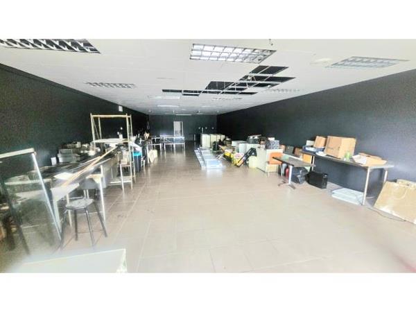 143.2  m² Retail Space