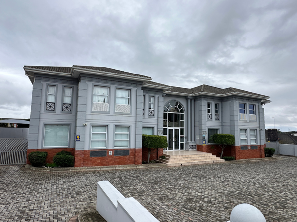 293  m² Commercial space