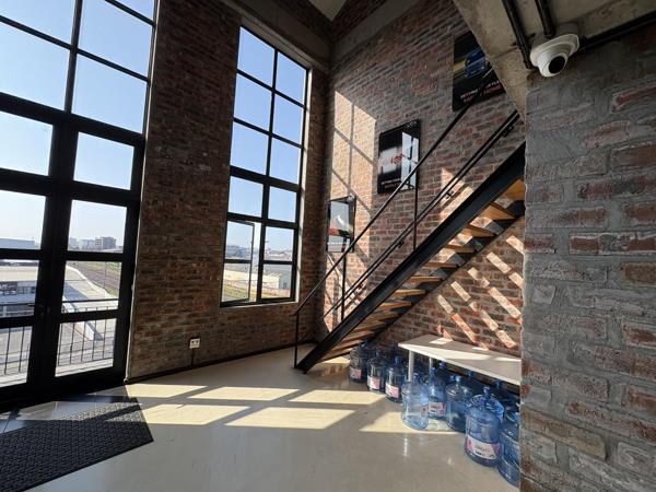 243  m² Commercial space