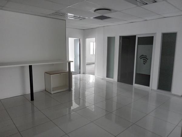 187  m² Commercial space
