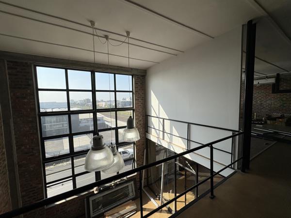 306  m² Commercial space