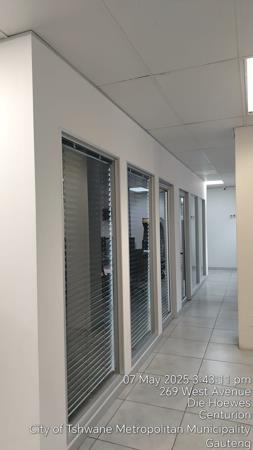 896  m² Office Space