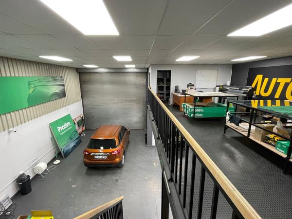 180  m² Industrial space