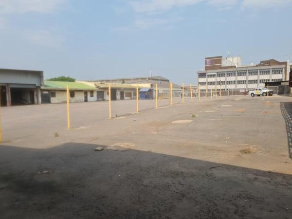 11 000  m² Industrial space