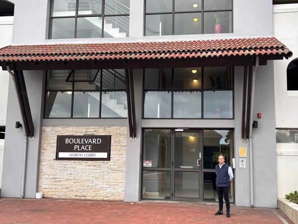 201  m² Commercial space