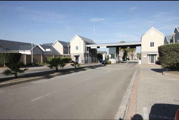 445 m² Land
