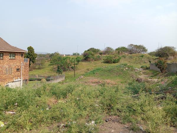 1 030 m² Land