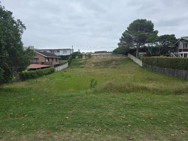 1 115 m² Land