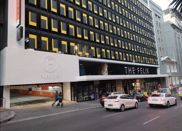 504  m² Commercial space