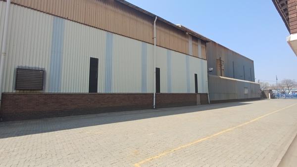 10 000  m² Industrial space