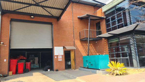 1 761  m² Industrial space