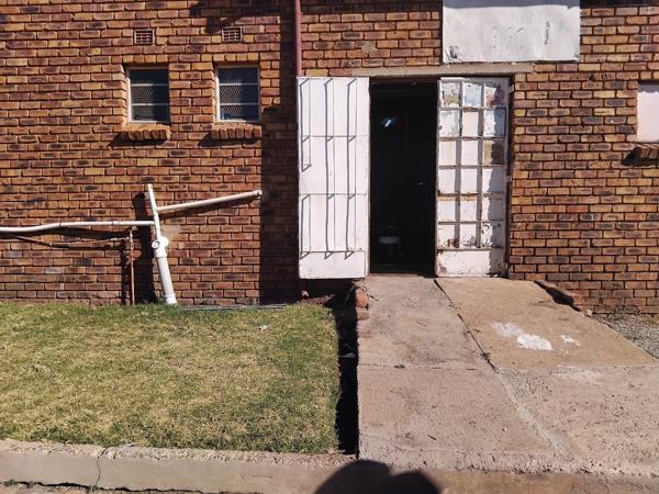 100.8  m² Commercial space