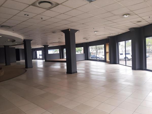 700  m² Commercial space