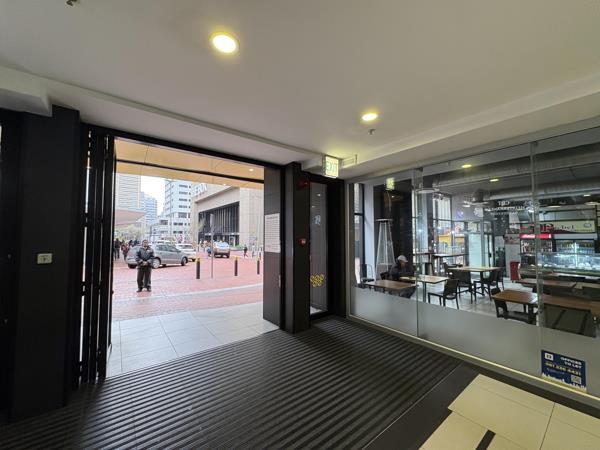 135  m² Retail Space