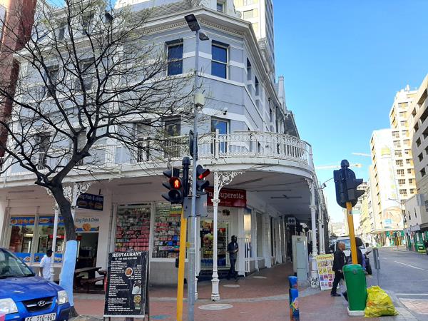 232  m² Commercial space