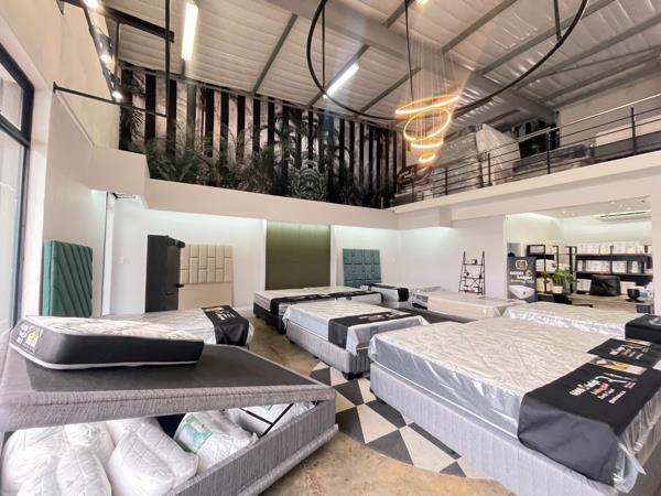 198  m² Commercial space