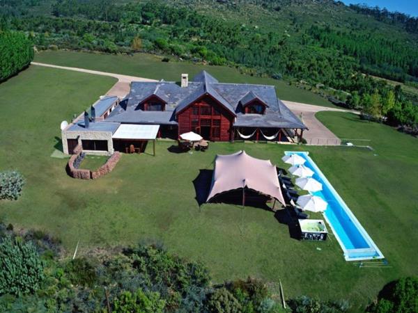 961 m² Commercial space