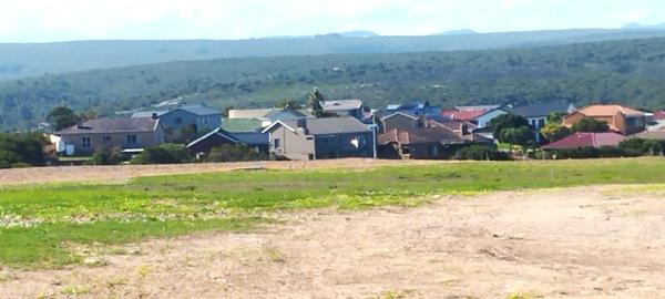 600 m² Land