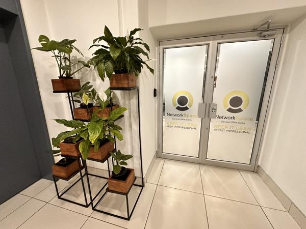 25.4  m² Commercial space