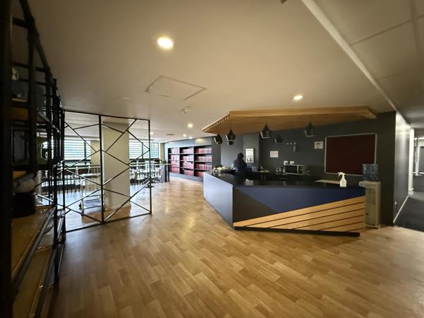 1 668  m² Commercial space