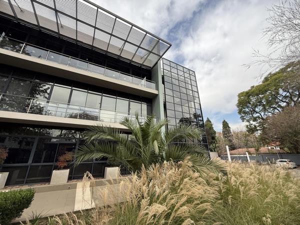 821  m² Commercial space