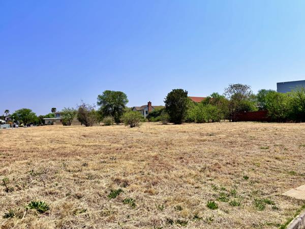 930 m² Land